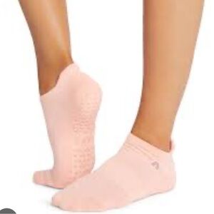 Tavi Noir Savvy in rose quartz Grip Socks NWT